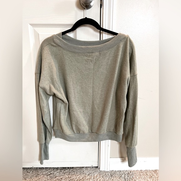 Project Social T Soft Sweater. Sage green. Size medium - Picture 3 of 7